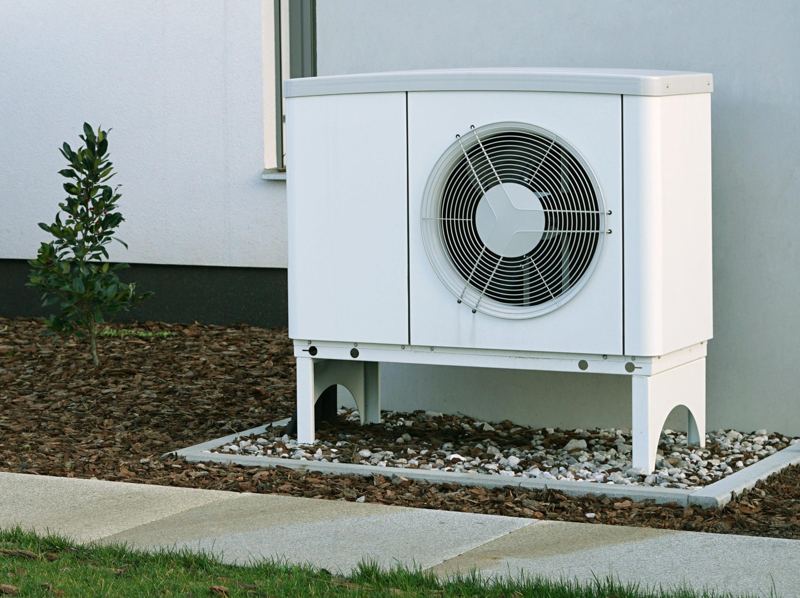 Free-standing installation on a foundation